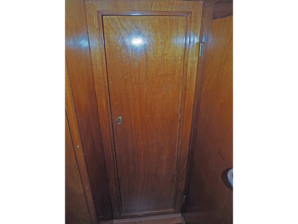 Cabin en avant, H&eacute;bergements